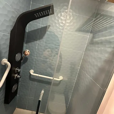 Com E Jacuzzi Apartmán